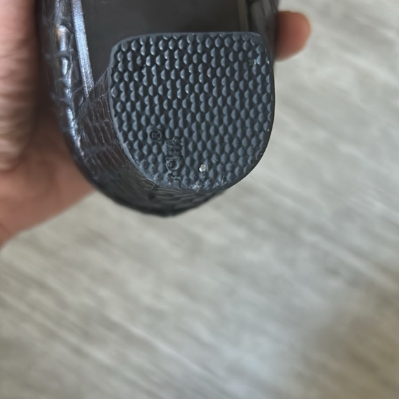 Stuart Weitzman Shiny Dark brown snakeskin heels - Picture 6 of 8